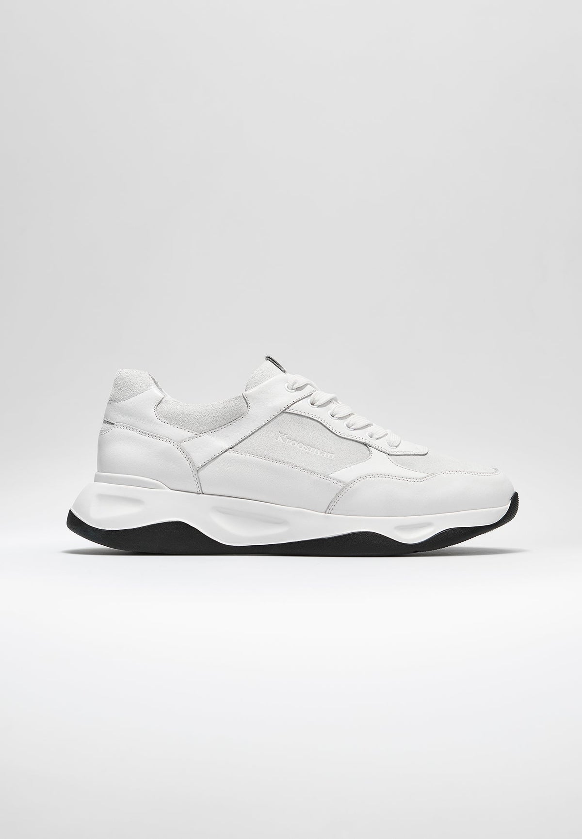 IV7 Sneaker