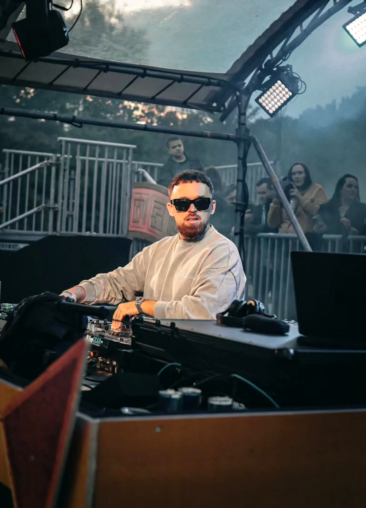DJ & Youtuber - Fraasie