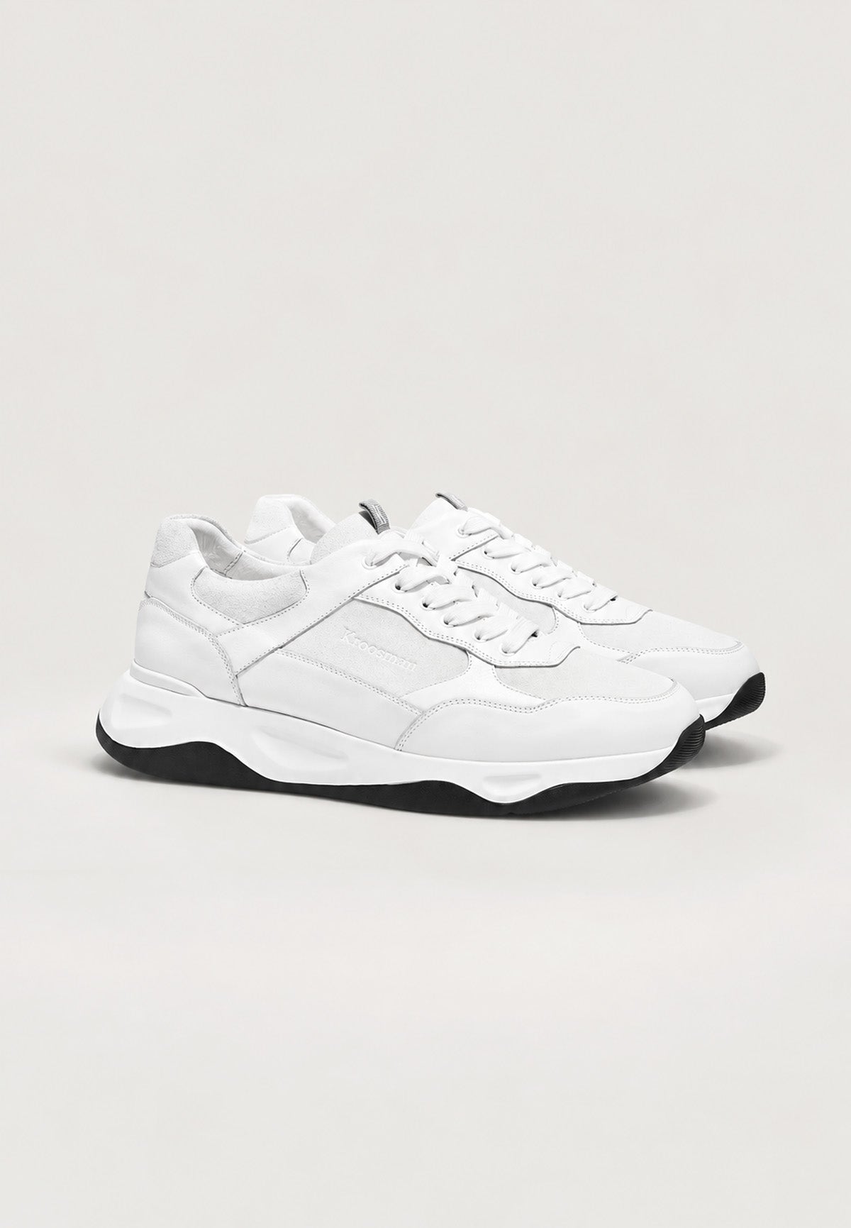 IV7 Sneaker